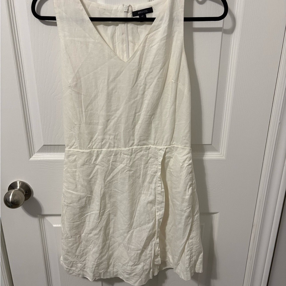 BB Dakota Cream V-Neck Sleeveless A-Line Dress